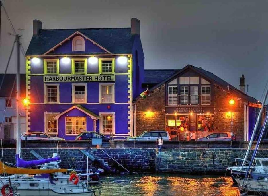 Y Villa Mor Llanarth  Экстерьер фото
